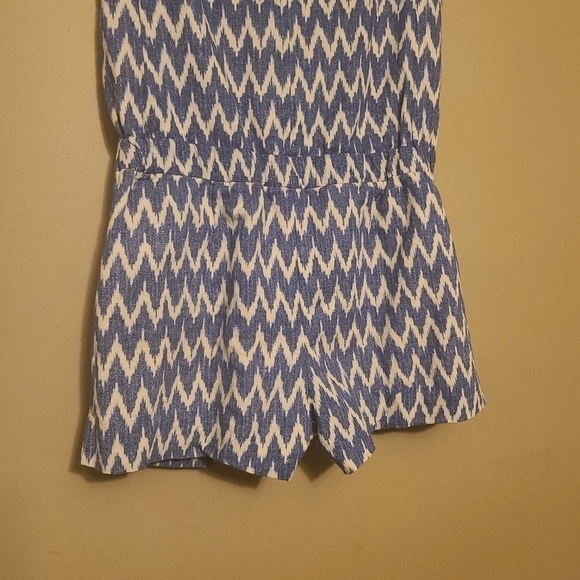 J. Crew Factory | Women's Zig Zag Print Buttoned Pocketed Shorts Romper (Size 4) - Picture 11 of 13
